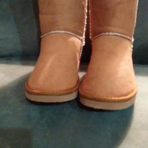 Girl's Mid Calf faux boots